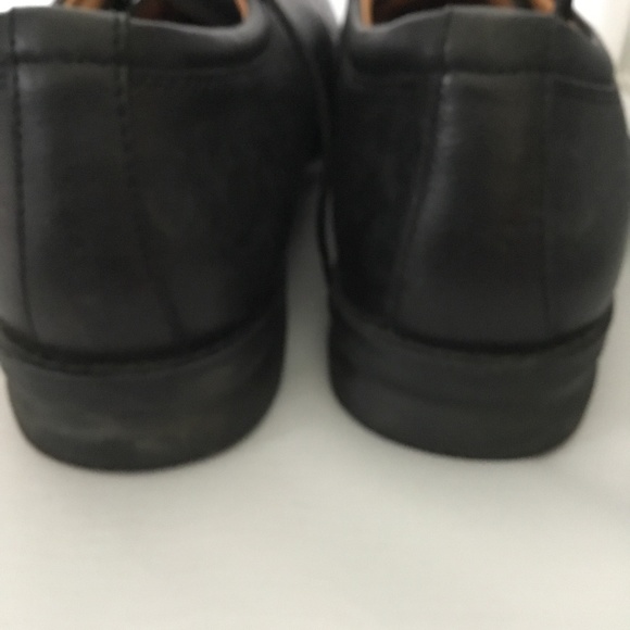 DRESS-UP SHOES FOR MEN. - Picture 3 of 6